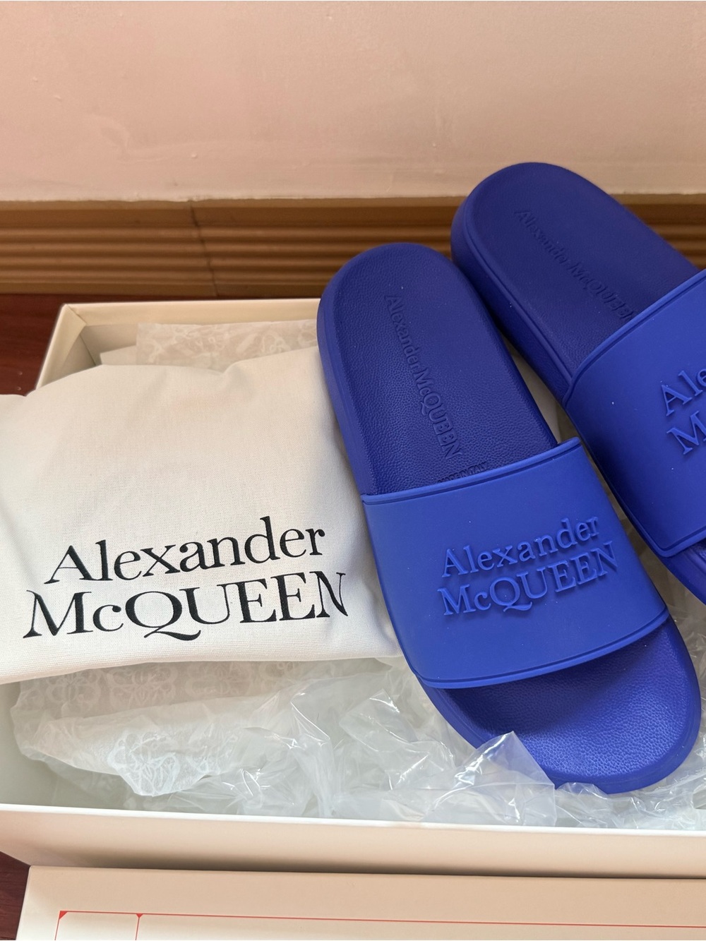 Alexander McQueen Women Electric Blue Logo Slide Sandals NWT